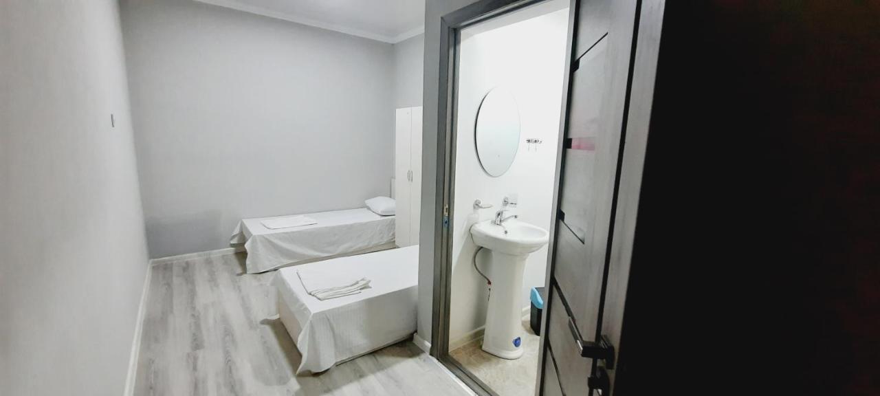 Vip Hostel Turkistan Екстериор снимка